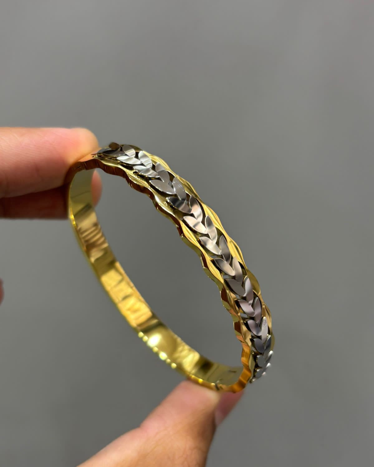 Dual tone leaf Bracelet
