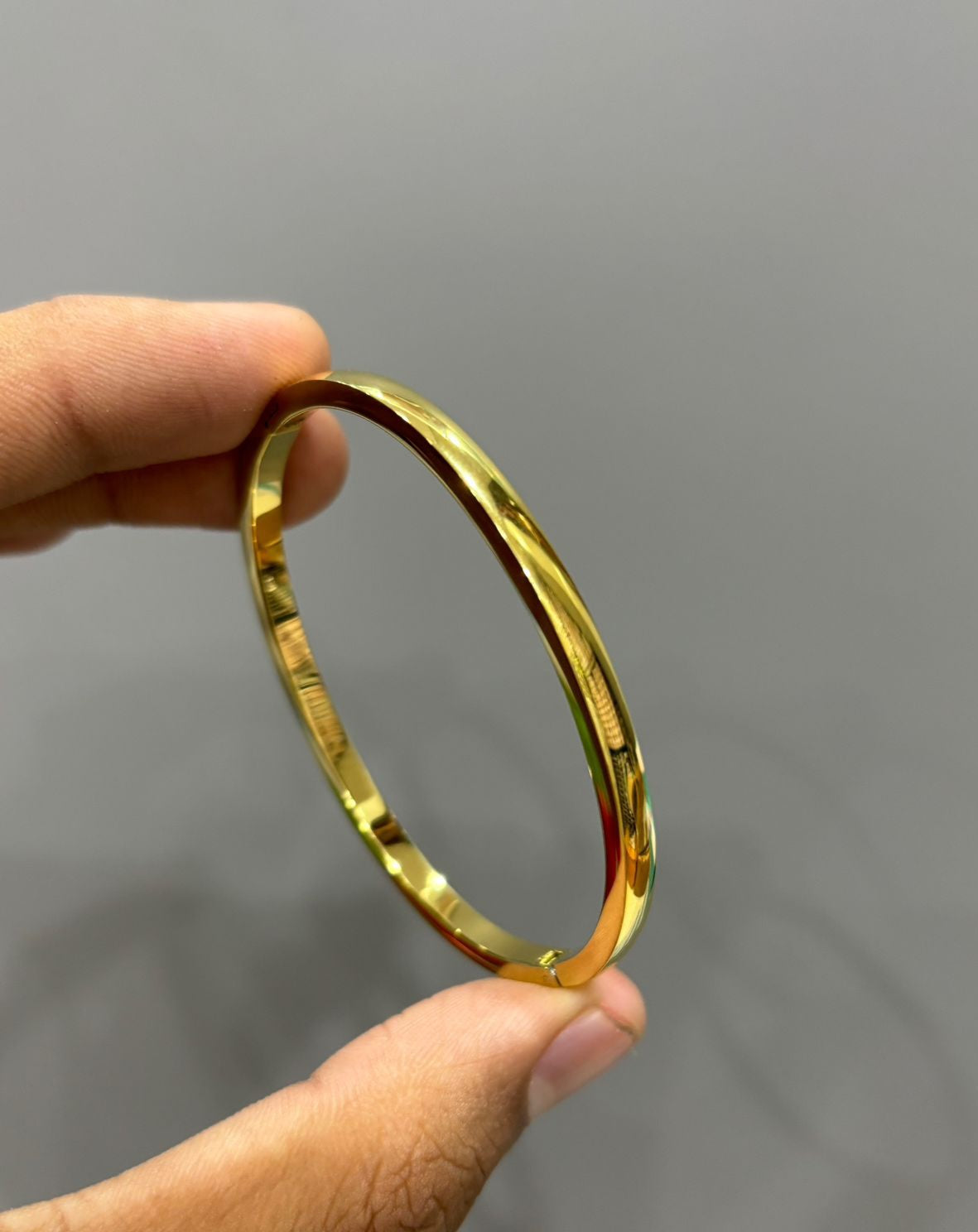 Plain Sleek Bracelet