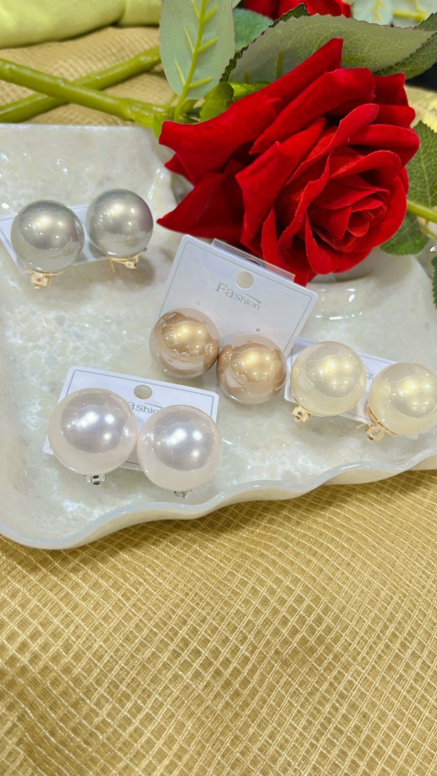 PEARLS Earrings