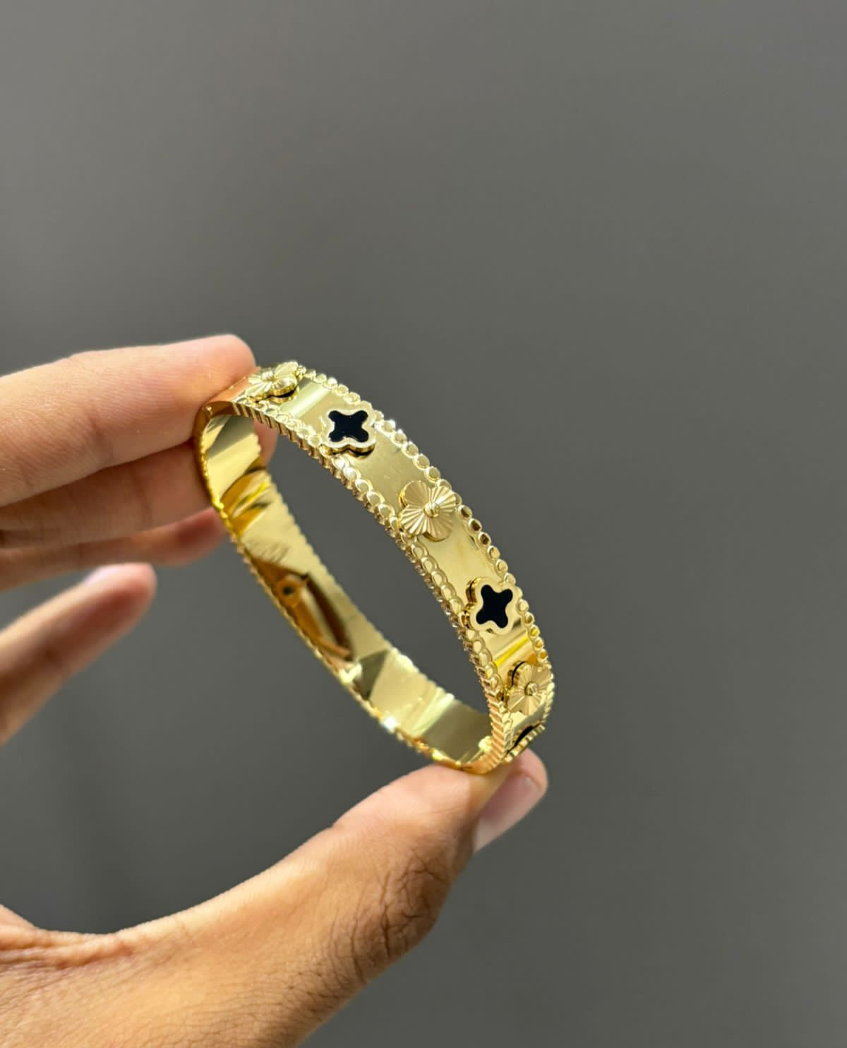 Clover black golden Bracelet