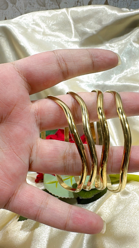 Zigzag bangles (set of 4)
