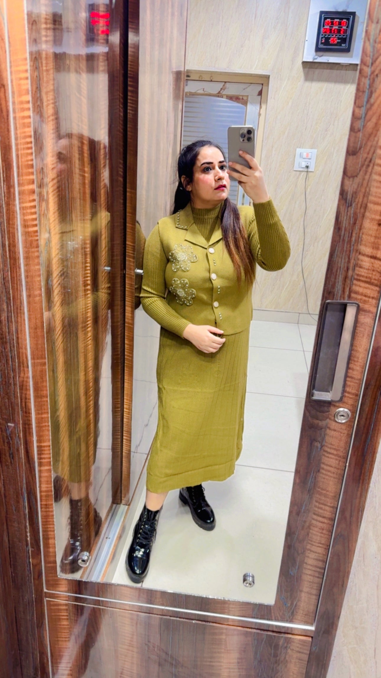 Woollen short dress with jacket