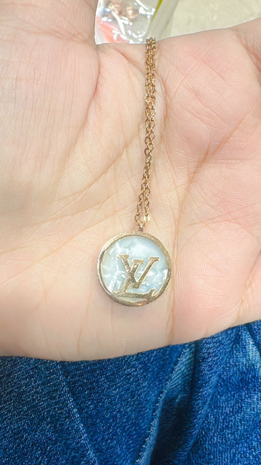 LV pendants