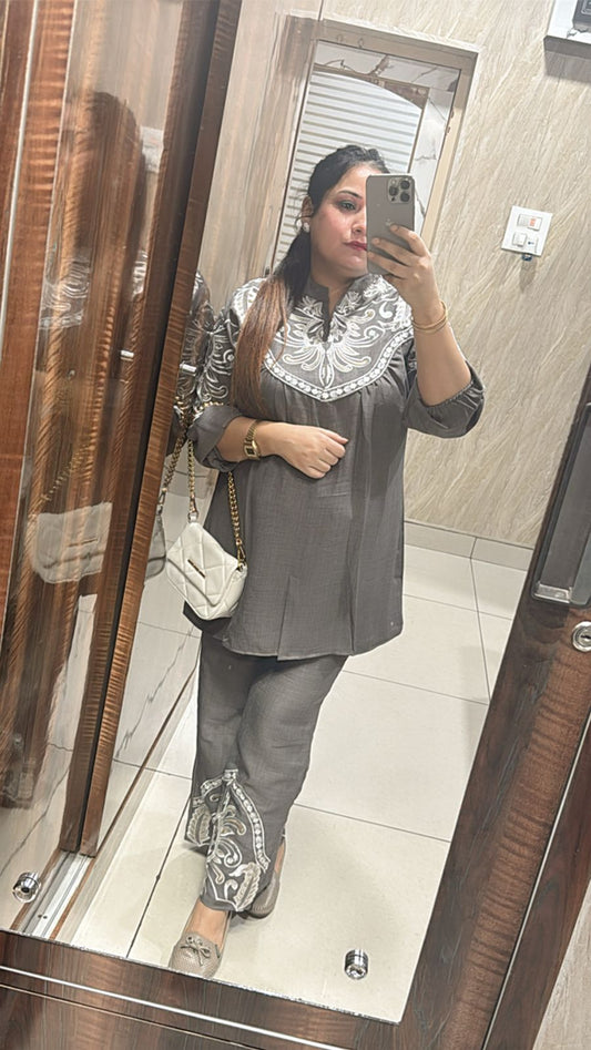 Cordset with embrodiery